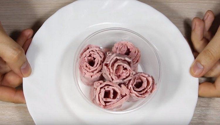 Inghetata thailandeza este gata.