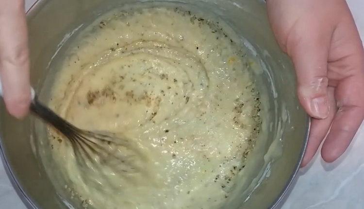 Ajouter des noix pour faire un gâteau