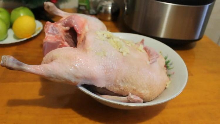 Para preparar o pato, prepare os ingredientes