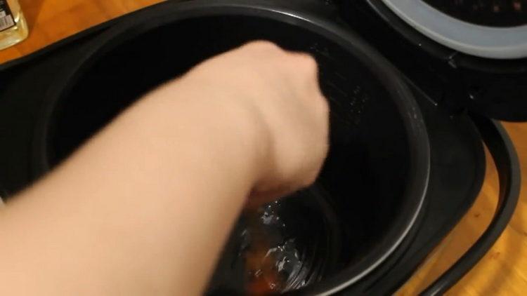 Para preparar o pato, prepare uma tigela