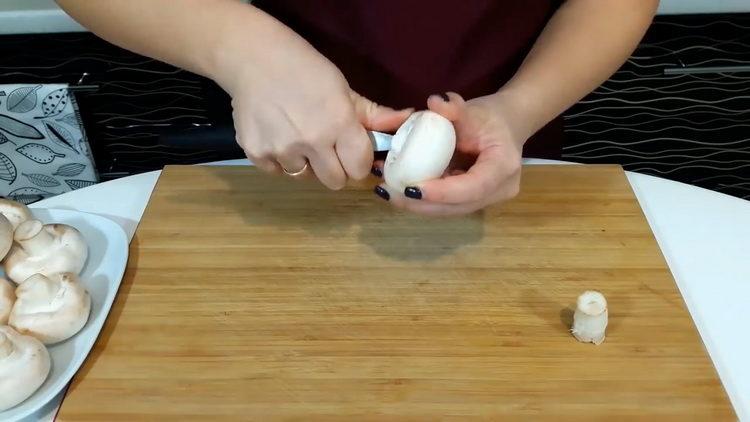 Готвене на пълнени гъби във фурната със сирене