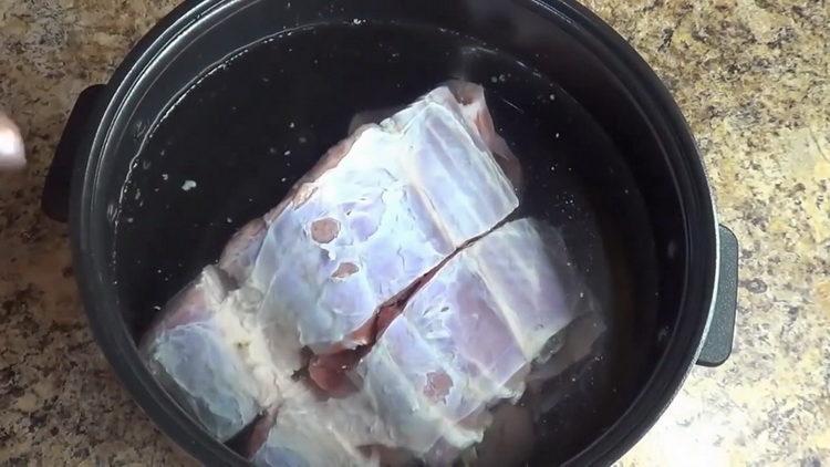 To prepare the dish, fill the meat with water