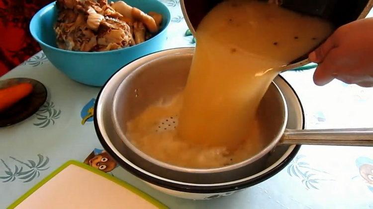 Sila buljongen för matlagning