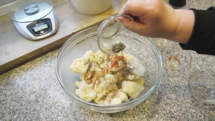 изпрати подправки към зеле