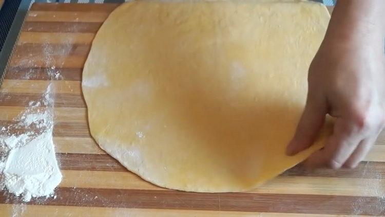 Abra a massa para cozinhar