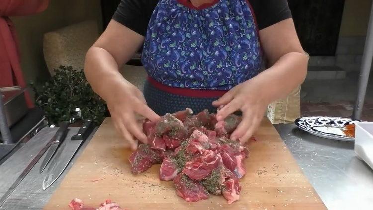 Forbered ingredienserne til madlavning.