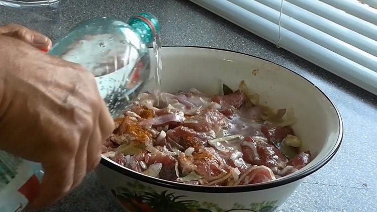 За да готвите, добавете мини сьомга