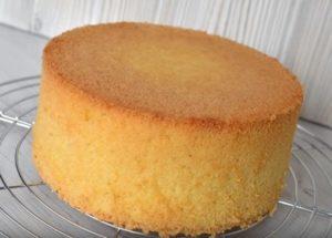 Gătirea unui biscuit acasă: o rețetă clasică cu fotografii pas cu pas.