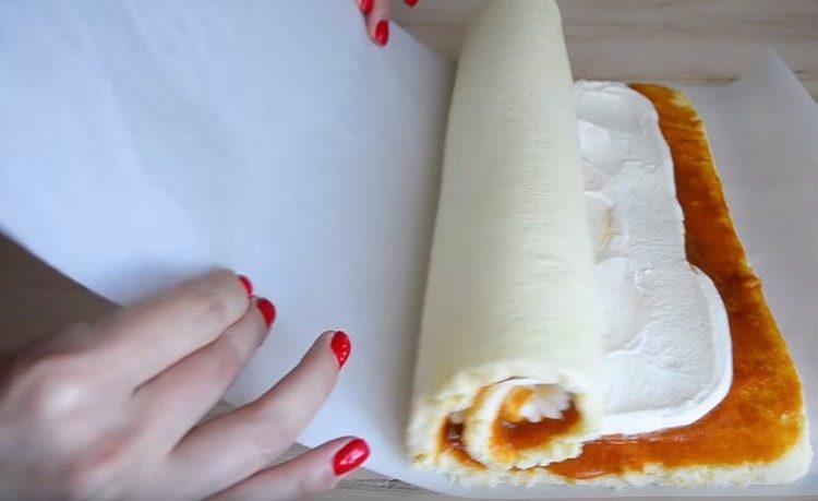 Nous tournons le rouleau.