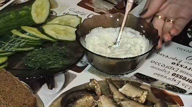 Приготвяне на намазване за сандвичи