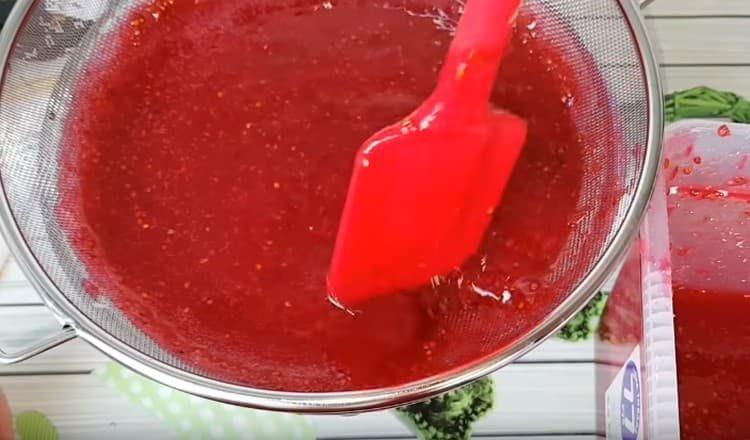 Slib masserne gennem en sigte.