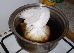 Preparamos o molho Worcester em casa, de acordo com uma receita passo a passo com uma foto.