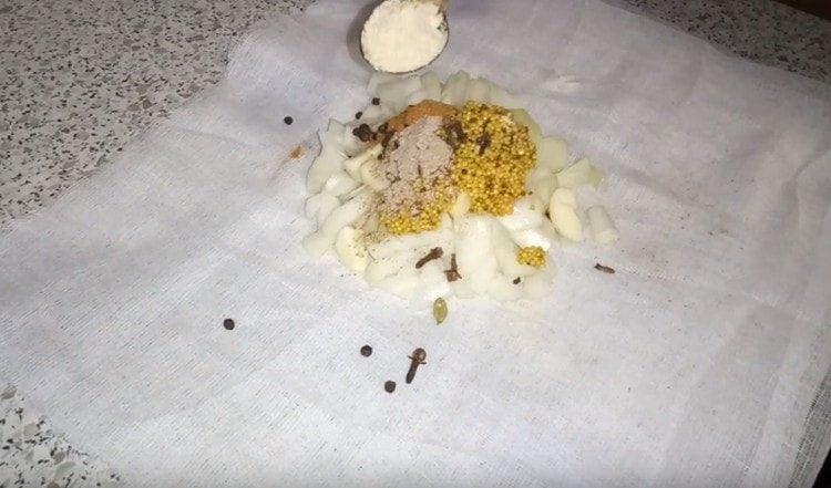 Tilsæt ingefær, formalet kanel.