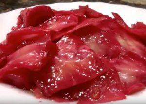 Pelustka au chou épicé: recette avec des photos étape par étape.