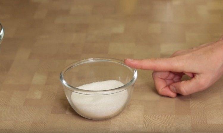 Socker för det här receptet behövs väldigt fint.