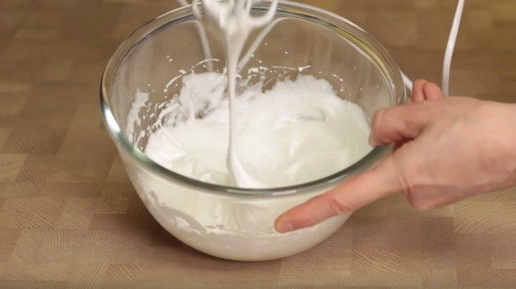 Ekorrar kan slås till mjuka toppar.