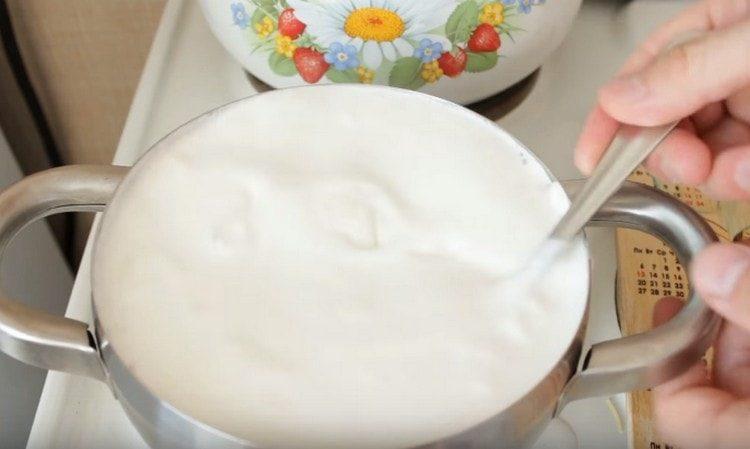 Gumalaw, lutuin ang ulam hanggang handa na ang vermicelli.