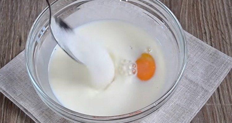 Tambah gula dan soda.