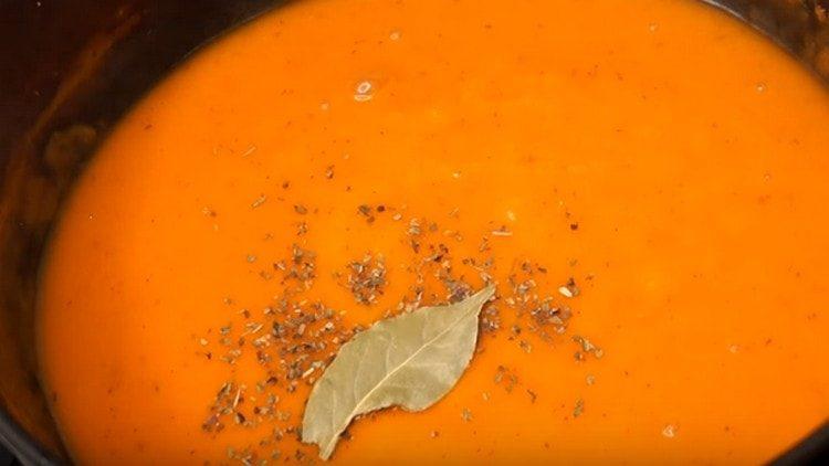 Si vous le souhaitez, vous pouvez également ajouter une feuille de laurier.