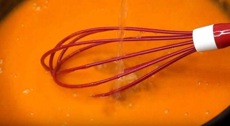 Pour que la sauce ne soit pas trop épaisse. ajoutez un peu plus d'eau.