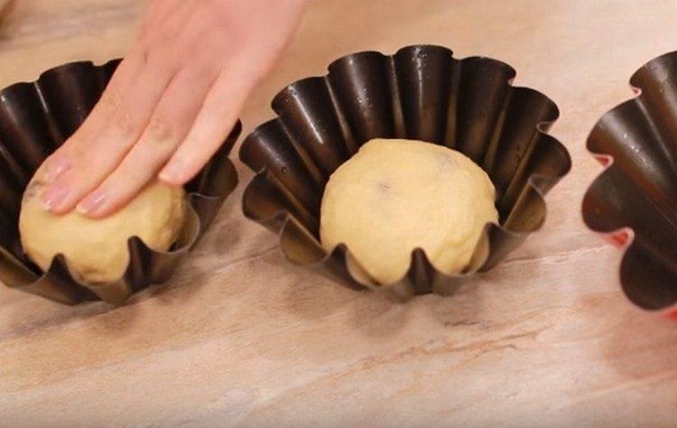 نحن ملء الاستمارات مع اختبار ثالث.