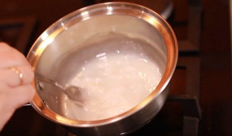 تذوب حلوى السكر.