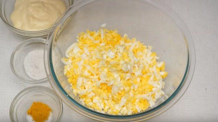 gratar oua fierte tare.