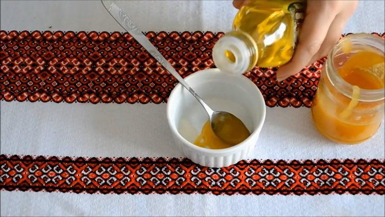 пригответе съставките за соса