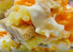 Приготвяме вкусна салата от Мимоза със сайри по стъпка по стъпка рецепта със снимка.