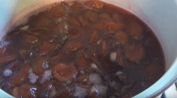 оставете сладкото да се охлади.