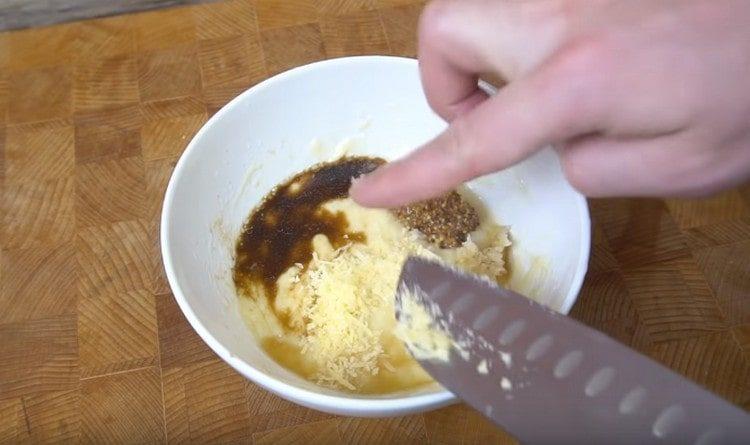 Adăugați parmezanul.