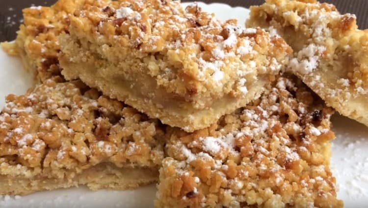 Den revne æblepai er klar.