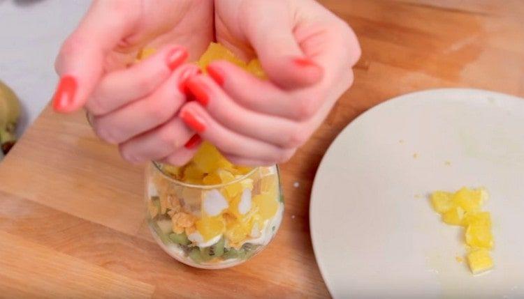 השכבה האחרונה היא ייצור תפוזים.