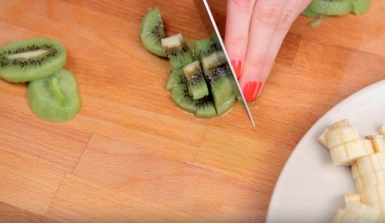 גם חתוך קיווי.