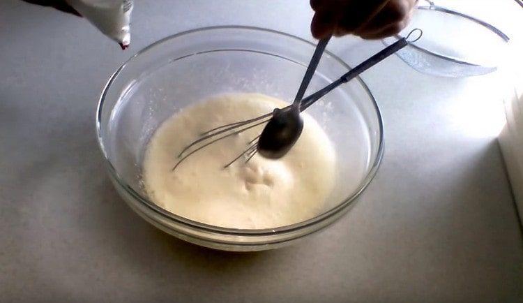 Adicione refrigerante também.