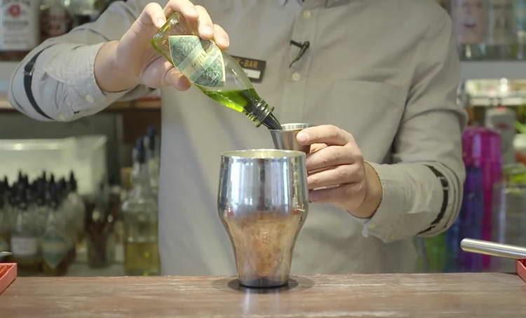 Iubirea de cocktail este ...