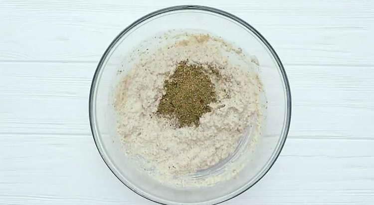 adicione especiarias às nozes