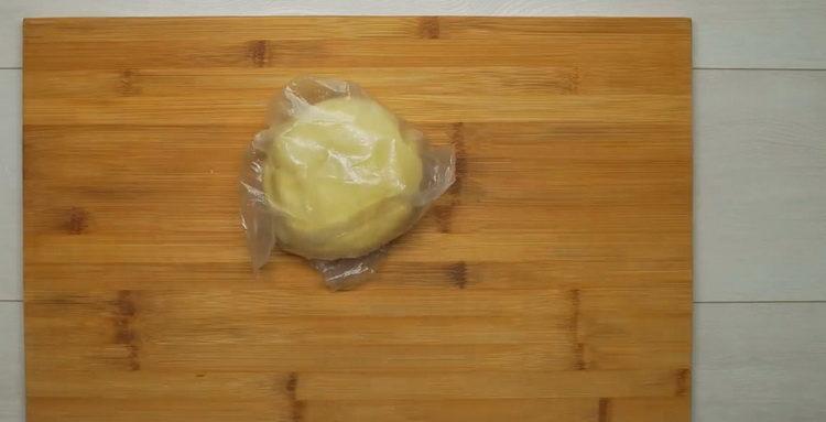 pune aluatul la odihnit