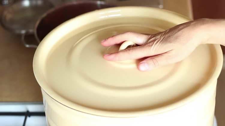 pregătiți masa de sfeclă sub capac