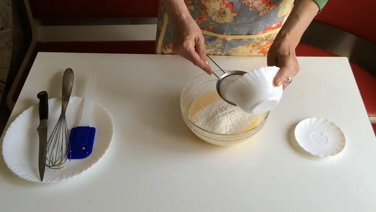 добавете брашното