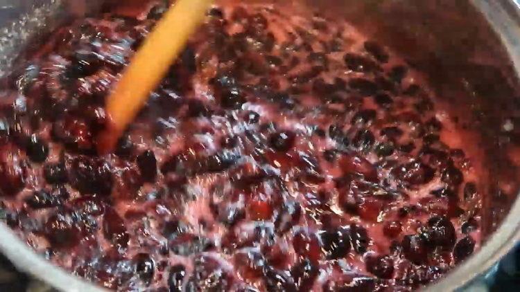 Reteta pas cu pas cu dulceata de caprifoi cu fotografie