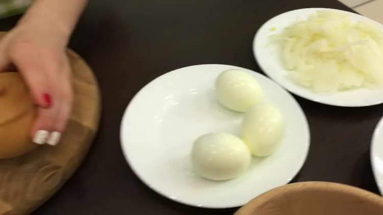 koka och rengör äggen