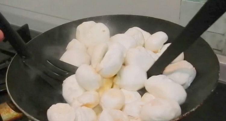 faire frire les champignons