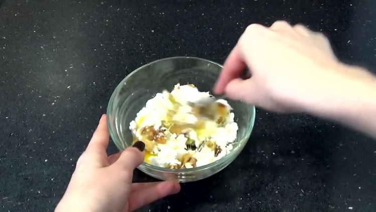 amb una batuda barregeu el farcit