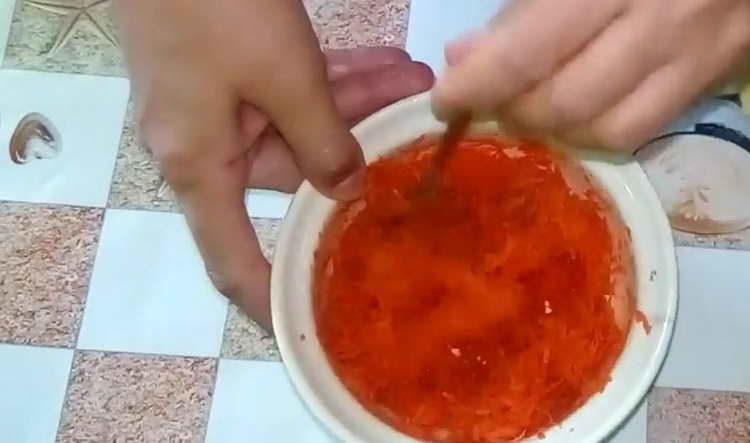 Zur Karotte schicken wir Gewürze und Knoblauch