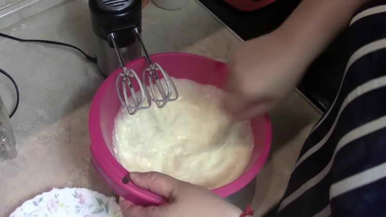 trimite făină la ouă