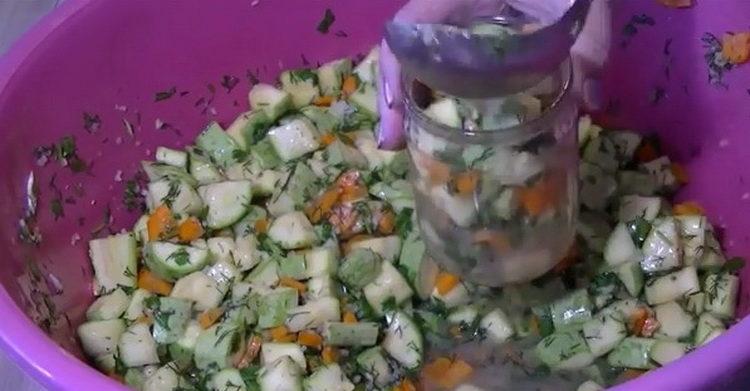 malzemeleri kavanoza koy