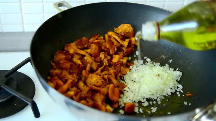 изсипете олио в тигана