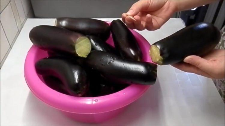 propíchněte lilek párátkem