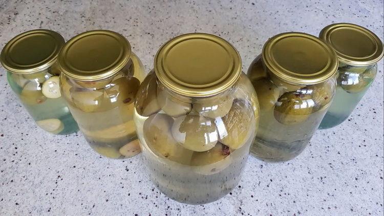 feijoa kompot je připraven